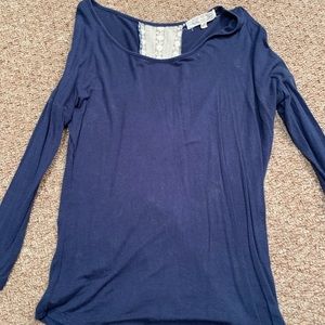 3/4 sleeve shirt, with detailed back